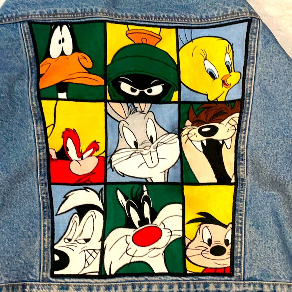 ✨🌈HP🌈✨Vintage Looney Toons jacket by Warner bros